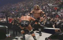 DDT ON TABLE Pictures, Images and Photos